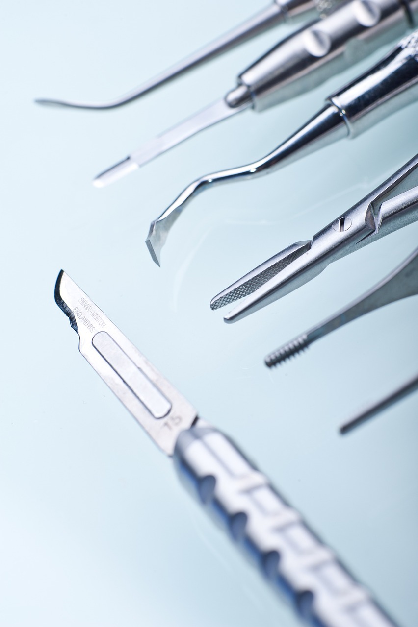 dentist, dental tools, scalpel-114266.jpg